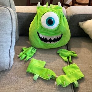 Disney Monsters Inc Wazowski Costume Size 3-4 Years.  Will add the clipboard!